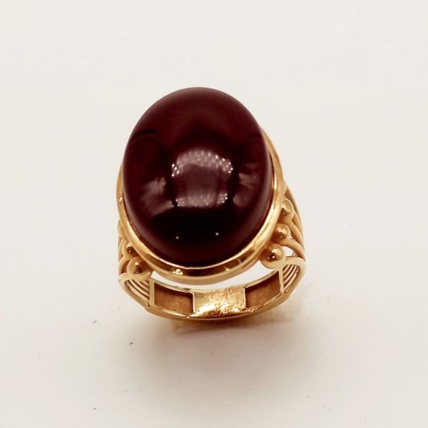 انگشتر نگین دار