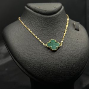 قیمت ارزان گردنبند ونکلیف سبز