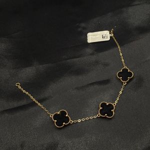 قیمت دستبند ونکلیف مشکی
