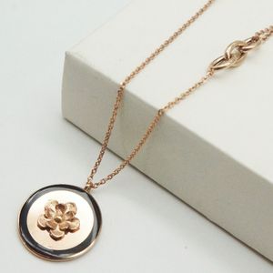 فروش اینترنتی گردنبند گل