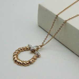 مشخصات نیم ست گردنبند و گوشواره امگا