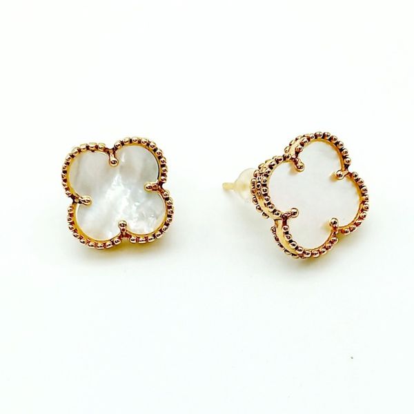 گوشواره ونکلیف سفید